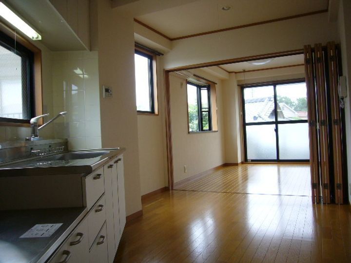 神奈川県川崎市多摩区菅北浦2(マンション)の賃貸物件の居間