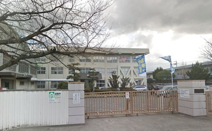 横山ビルの周辺