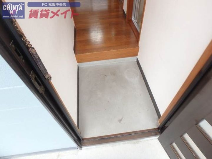 メゾン飛鳥の玄関