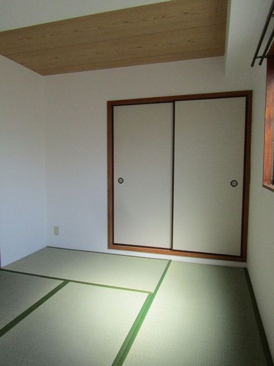 シャトー中三の内装