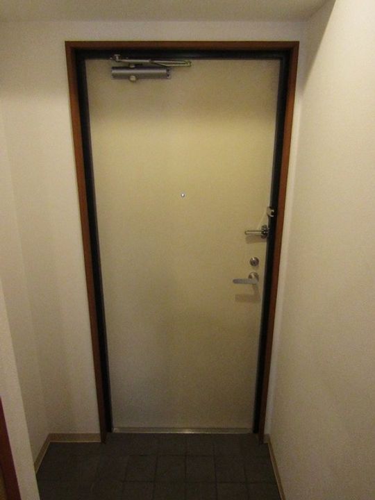 シャトー中三の玄関