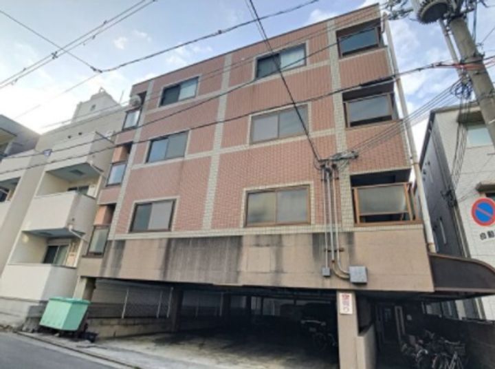 シャトー中三の外観