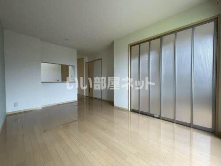 広島県福山市神辺町字十三軒屋(アパート)の賃貸物件の居間