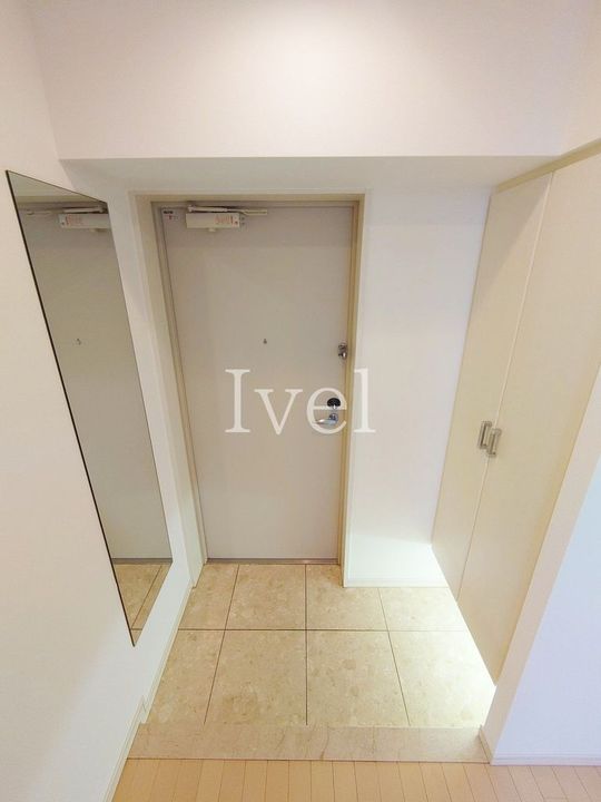 東京都千代田区神田多町2(マンション)の賃貸物件の玄関