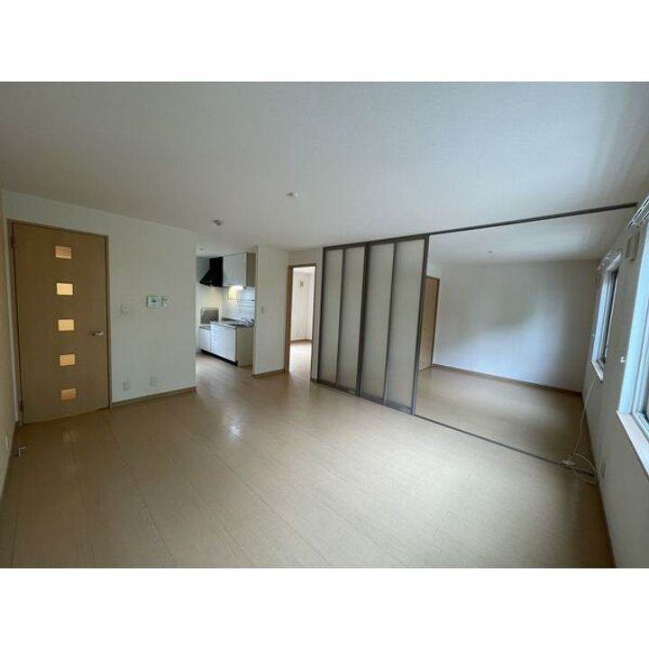 ネビオス伏見の居間