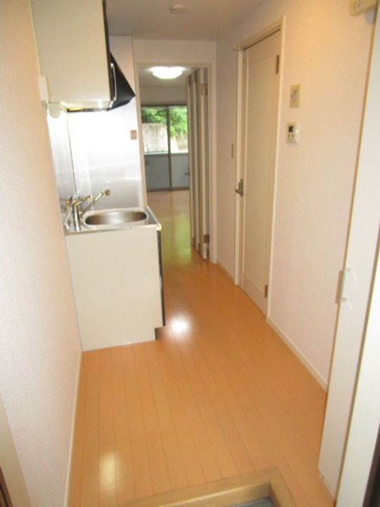 クレフラスト台原駅前の玄関