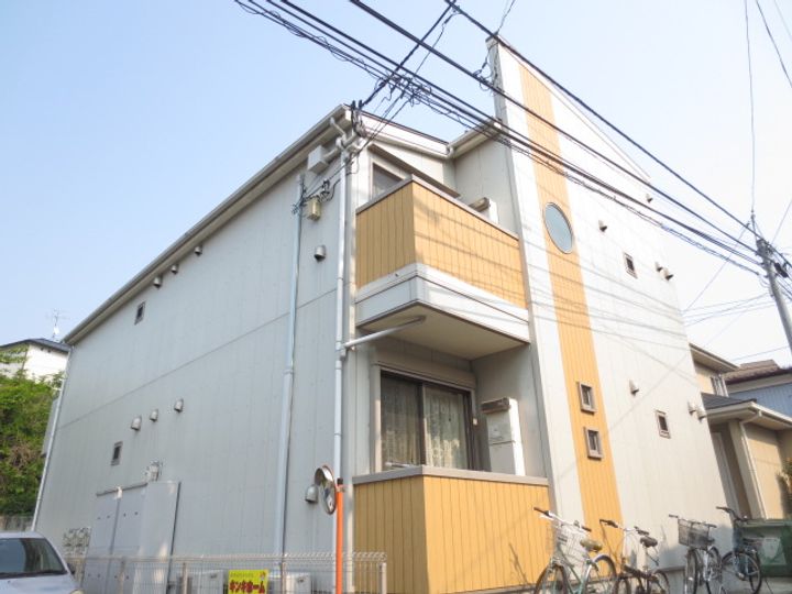 クレフラスト台原駅前の外観