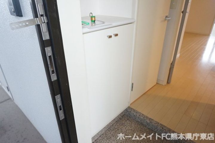 熊本県熊本市中央区水前寺3(マンション)の賃貸物件の玄関