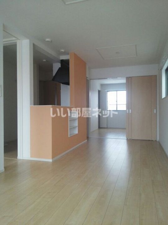 エルミタージュ 竹Iの居間