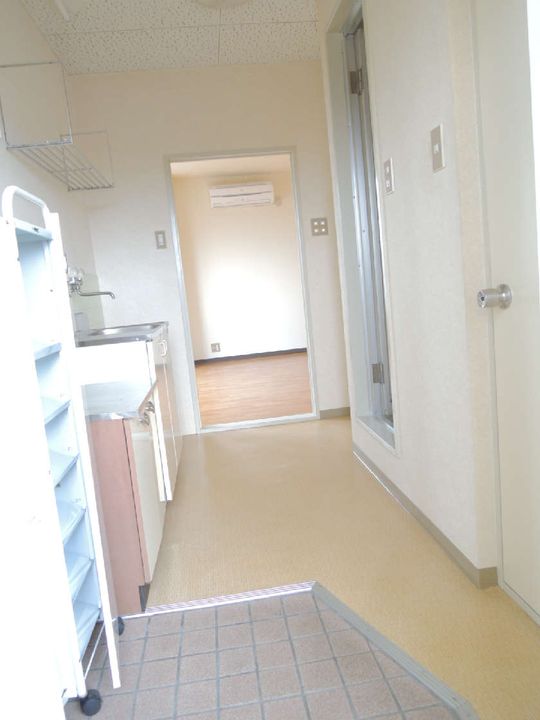 381コーポラスの玄関