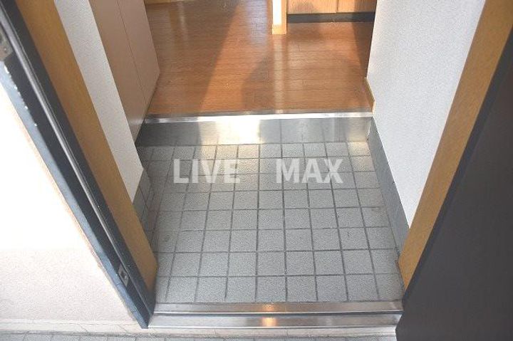アルファプライズVIの玄関