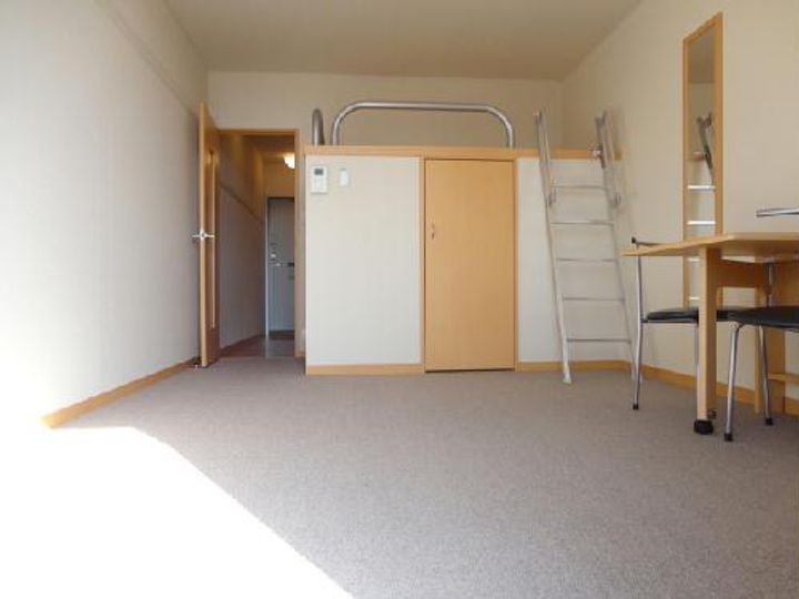 レオパレスルナ ルミエールの居間