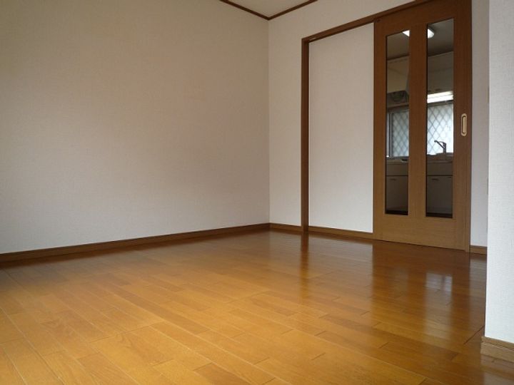 椿コーポの居間