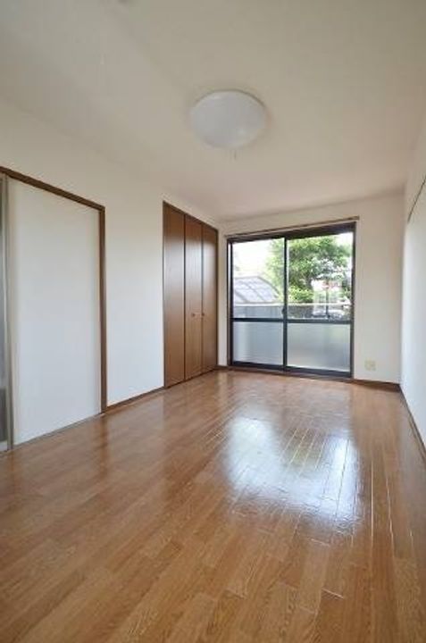 ディアス西川原の居間