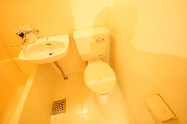 横川章栄ビルの内装