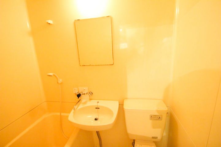 横川章栄ビルの内装