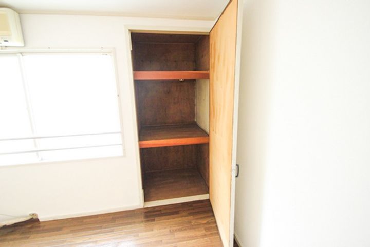 横川章栄ビルの内装