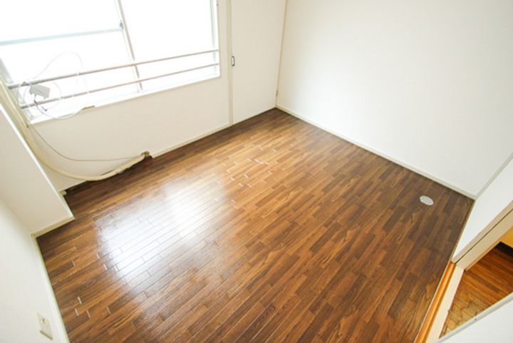 横川章栄ビルの内装