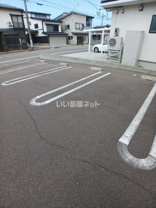 新潟県上越市春日新田3の賃貸アパートの地図