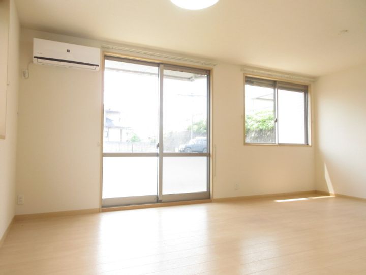 京都府木津川市兜台4(一戸建)の賃貸物件の居間