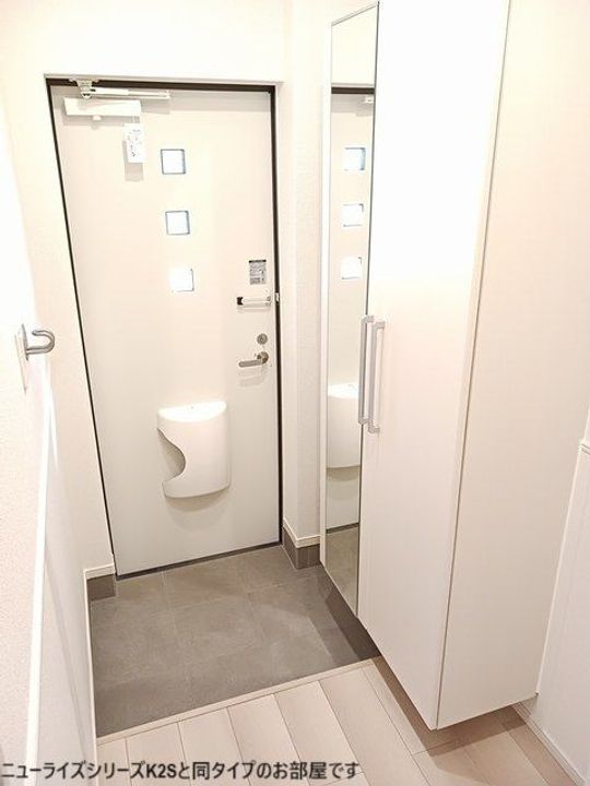 大阪府泉南市中小路1(アパート)の賃貸物件の玄関