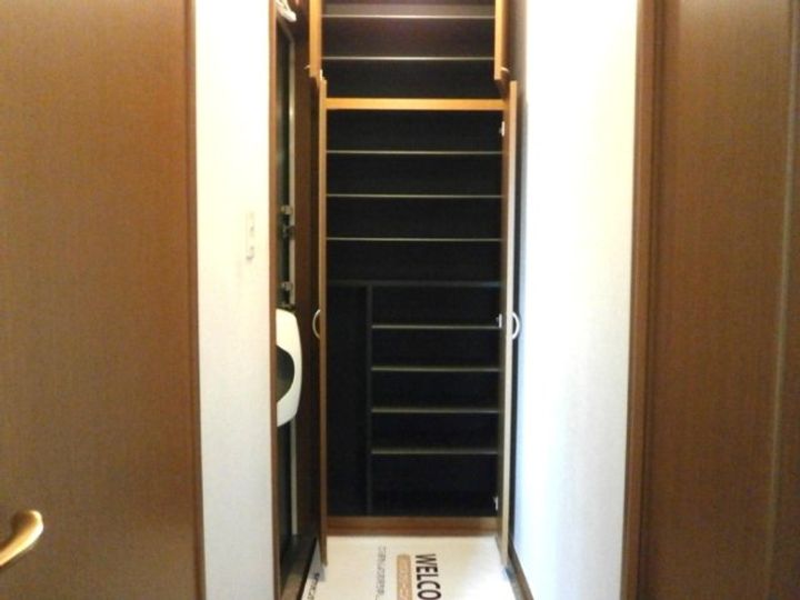 新潟県長岡市寺島町(アパート)の賃貸物件の玄関