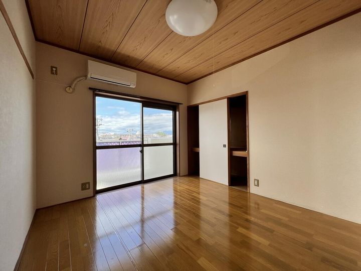 秀和95ビルの居間