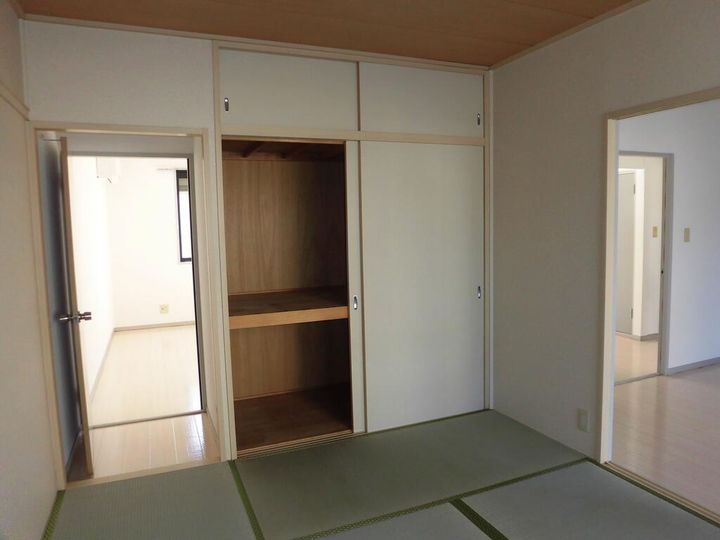 アットホーム原の内装