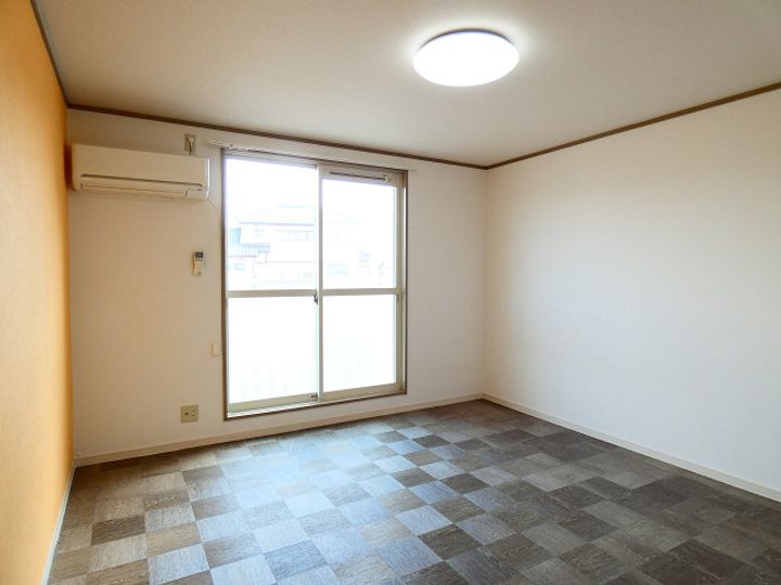 ビバライフ沼C棟の居間