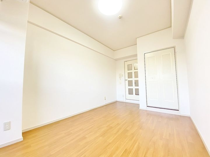 ノルデンハイム上新庄2の居間