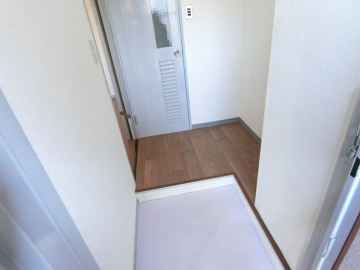 兵庫県西宮市甲子園口3(マンション)の賃貸物件の玄関