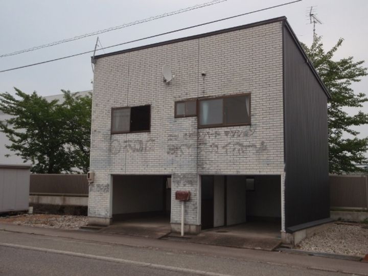 富山県高岡市伏木古府1(一戸建)の賃貸物件の外観