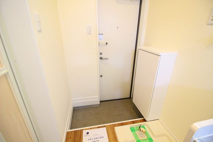 シャルム清水町の玄関
