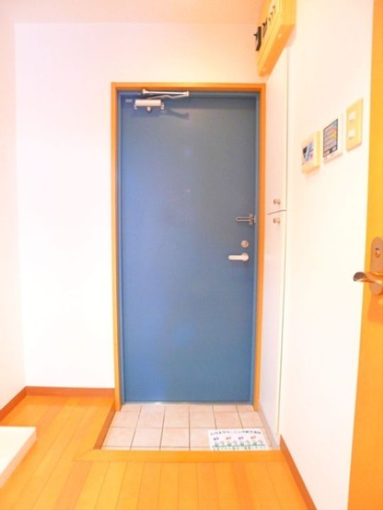 東京都荒川区東日暮里6(マンション)の賃貸物件の玄関