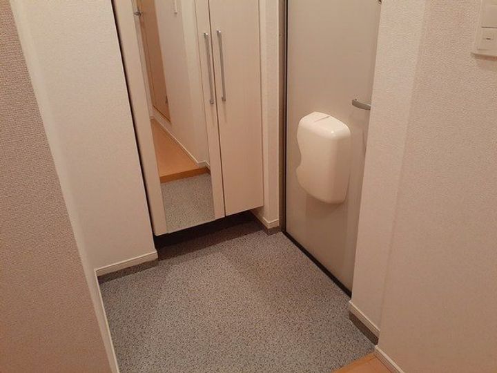 ロ・ピュールの玄関