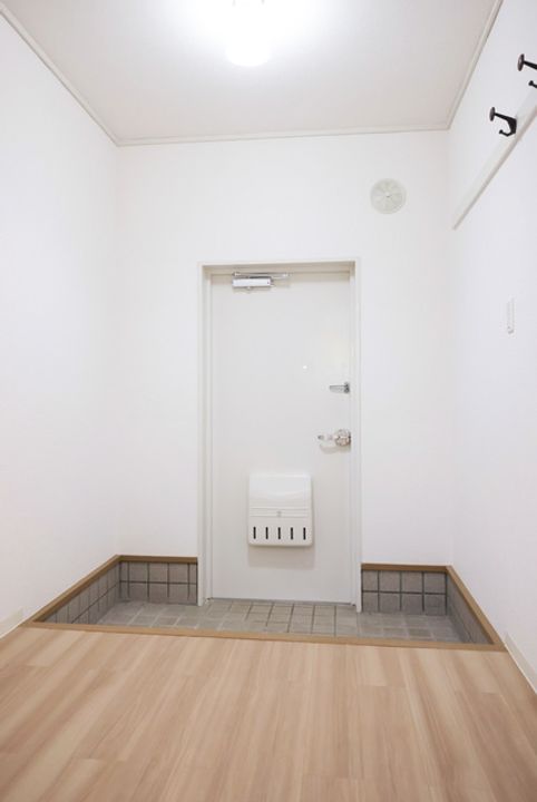 UR藤沢台第五の玄関