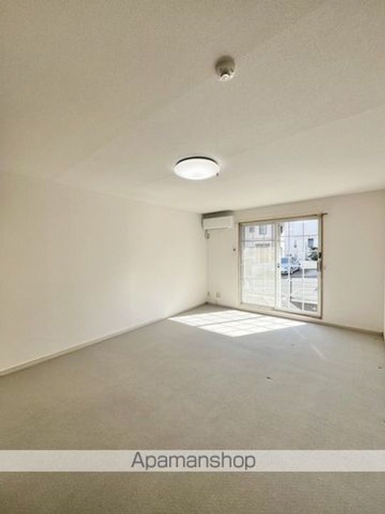 グリーンヒルズWの居間