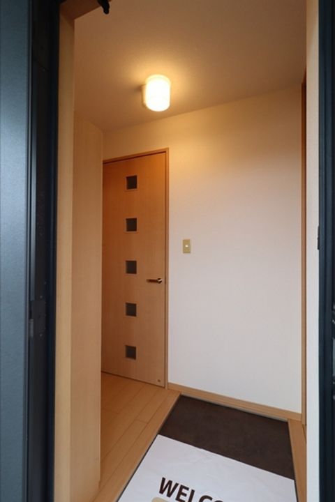 岡山県岡山市北区今8(アパート)の賃貸物件の玄関