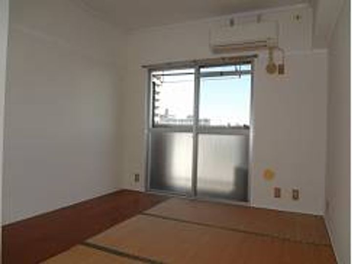 ピア・ロジュマンAの居間