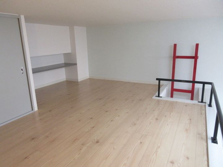 シャトレ上新庄の居間