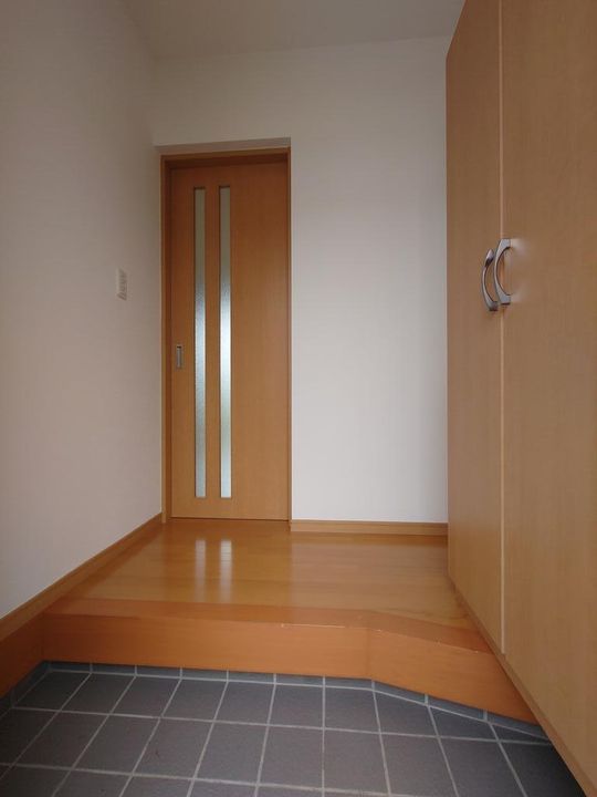 静岡県富士宮市山本(一戸建)の賃貸物件の玄関