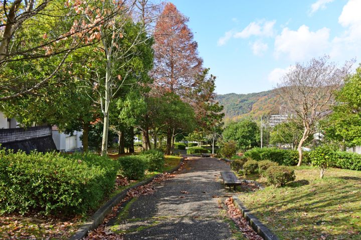 UR花山東の周辺
