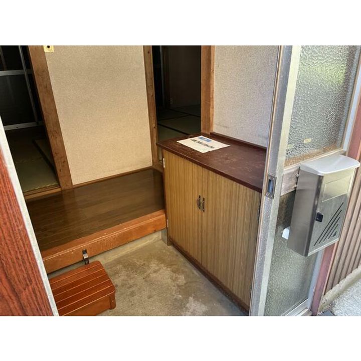 神奈川県横浜市泉区中田西2(一戸建)の賃貸物件の玄関