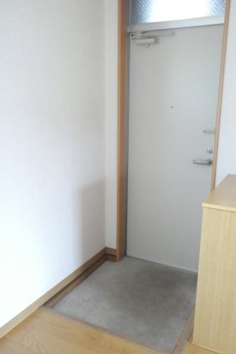 メゾンオクノの玄関
