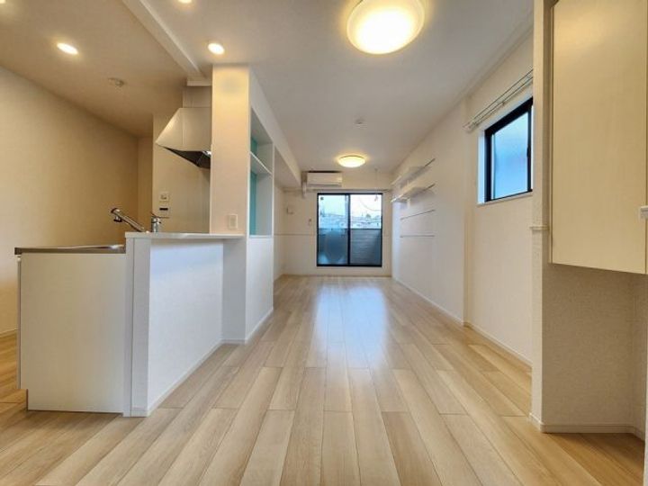 クリアネスIIの居間