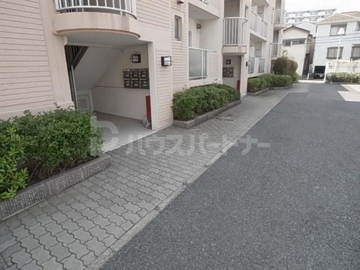 千葉県船橋市本中山6(マンション)の賃貸物件の地図