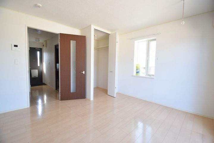 神奈川県小田原市穴部新田(アパート)の賃貸物件の居間