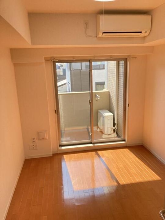 エステムプラザ横濱みなとみらいWESTの居間