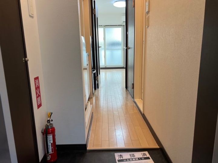 apartmentAの玄関