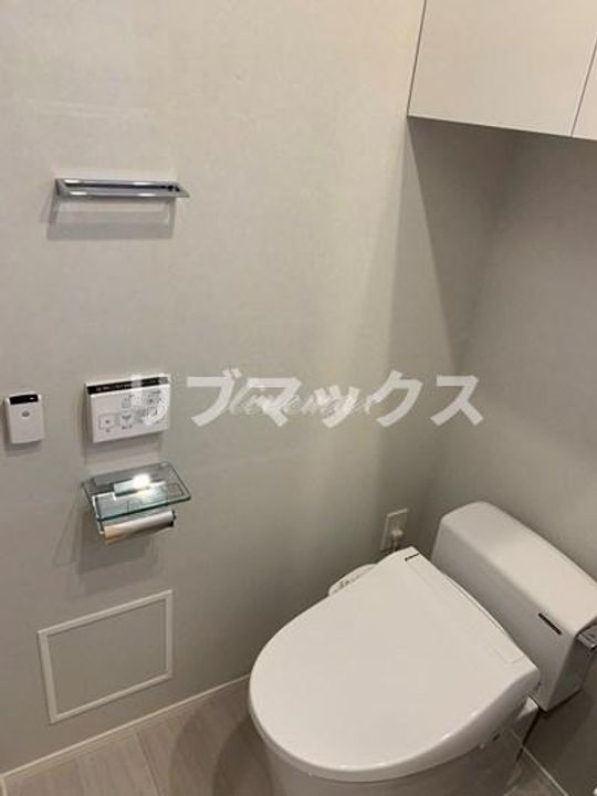 ログ横浜駅東の内装
